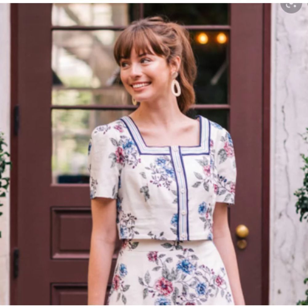 Gal Meets Glam Floral Blouse - Cream and Blue